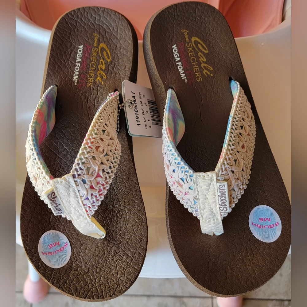 Brand New Flirty Duo Cali From Skechers Yoga Foam Sandles Size 8 Women's